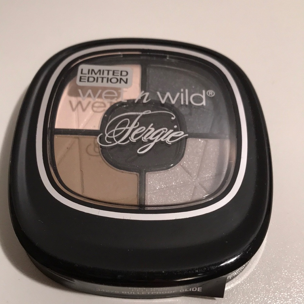 Wet n Wild Fergie Center Stage Collection eyeshadow in bulletproof glide NEW
